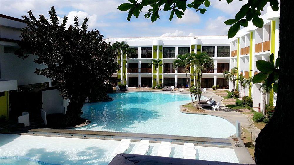 Apple Tree Resort & Hotel Cagayan de Oro Exterior photo